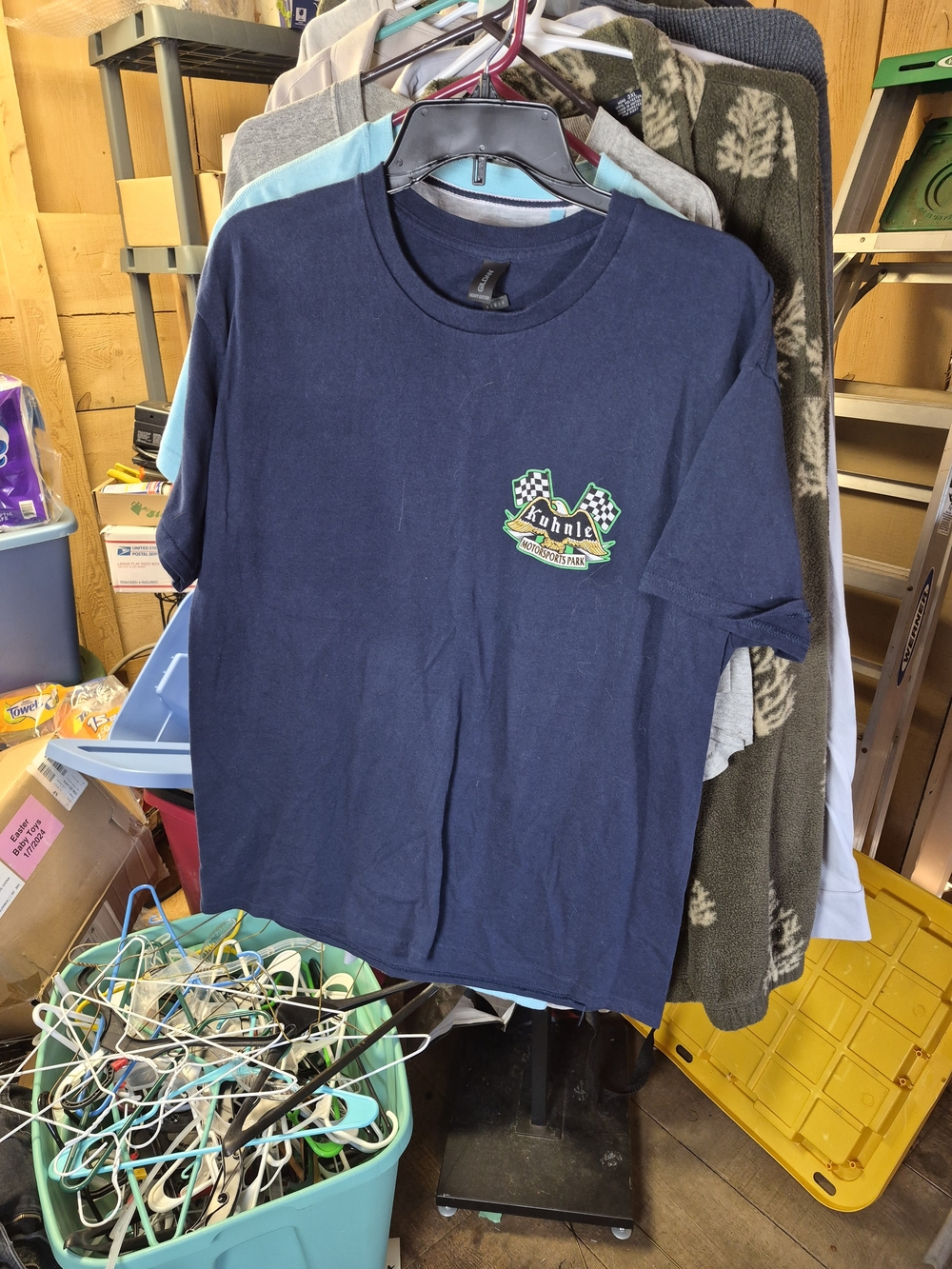 Gildan Short-Sleeve Tee with Green & White Crest Bin 65